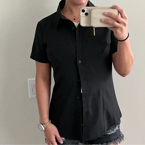 Short Sleeve Button Down Shirt Size S - Picture 3 of 5